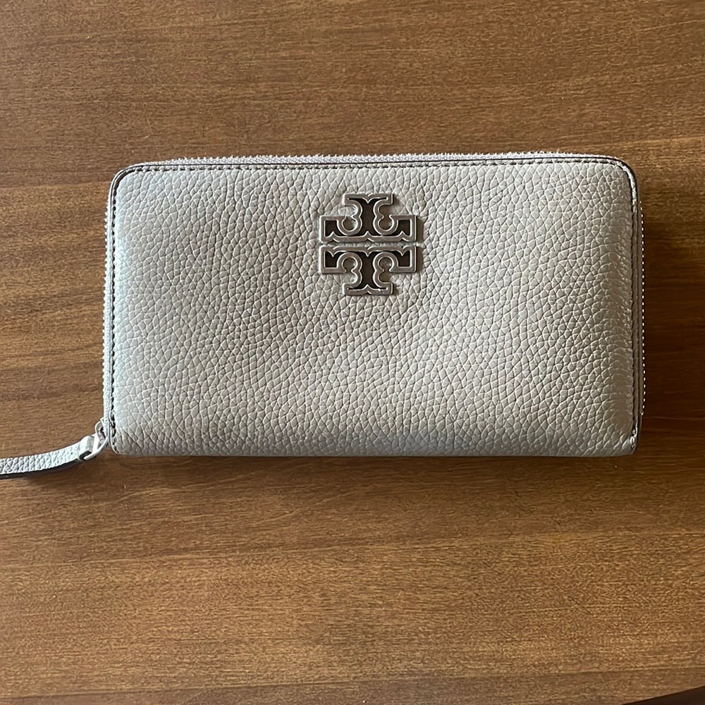 Tory Burch Britten Zip Continental Wallet Gray Heron